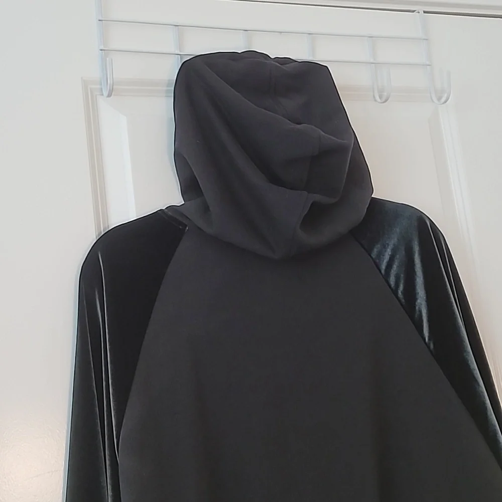 Victoria's Secret Black Velvet Hoodie - Picture 7 of 9